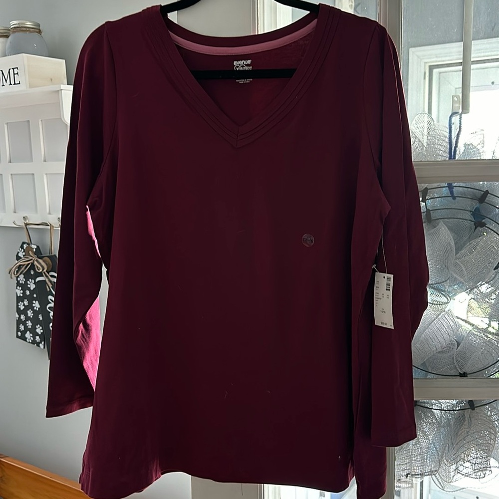 NWT Avenue your tee v neck long sleeve purplish color size 14/16